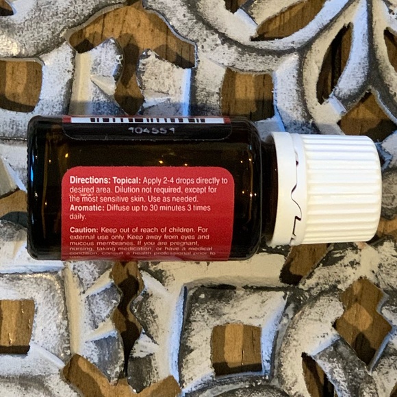 NWT Young Living Tea Tree Essential Oil 15ml - Picture 2 of 3